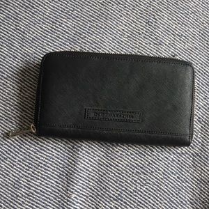 BCBG wallet
